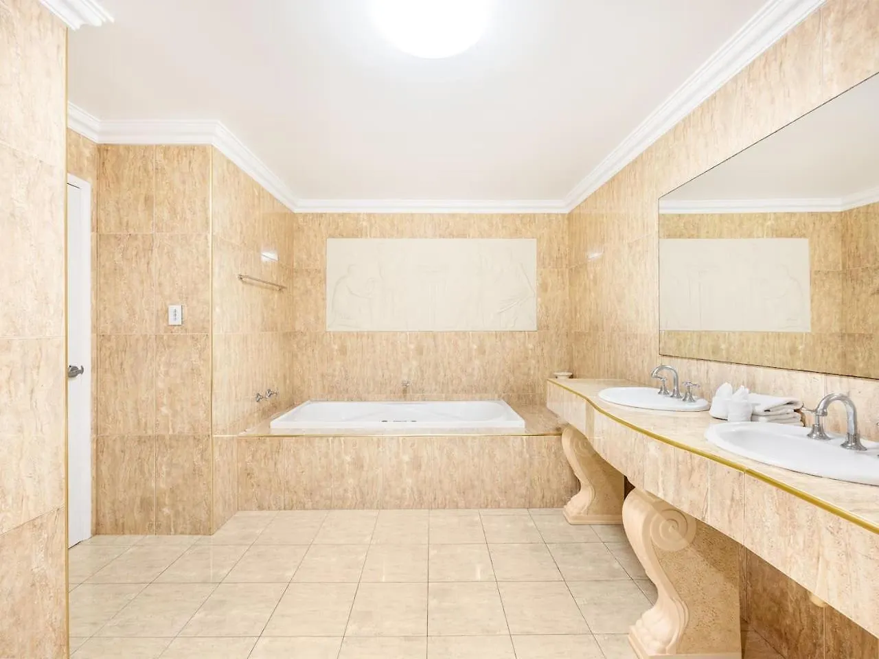 Semesterbostad Pool Tennis And Cinema 7Beds Bali Inspired Retreat Jindalee Australien