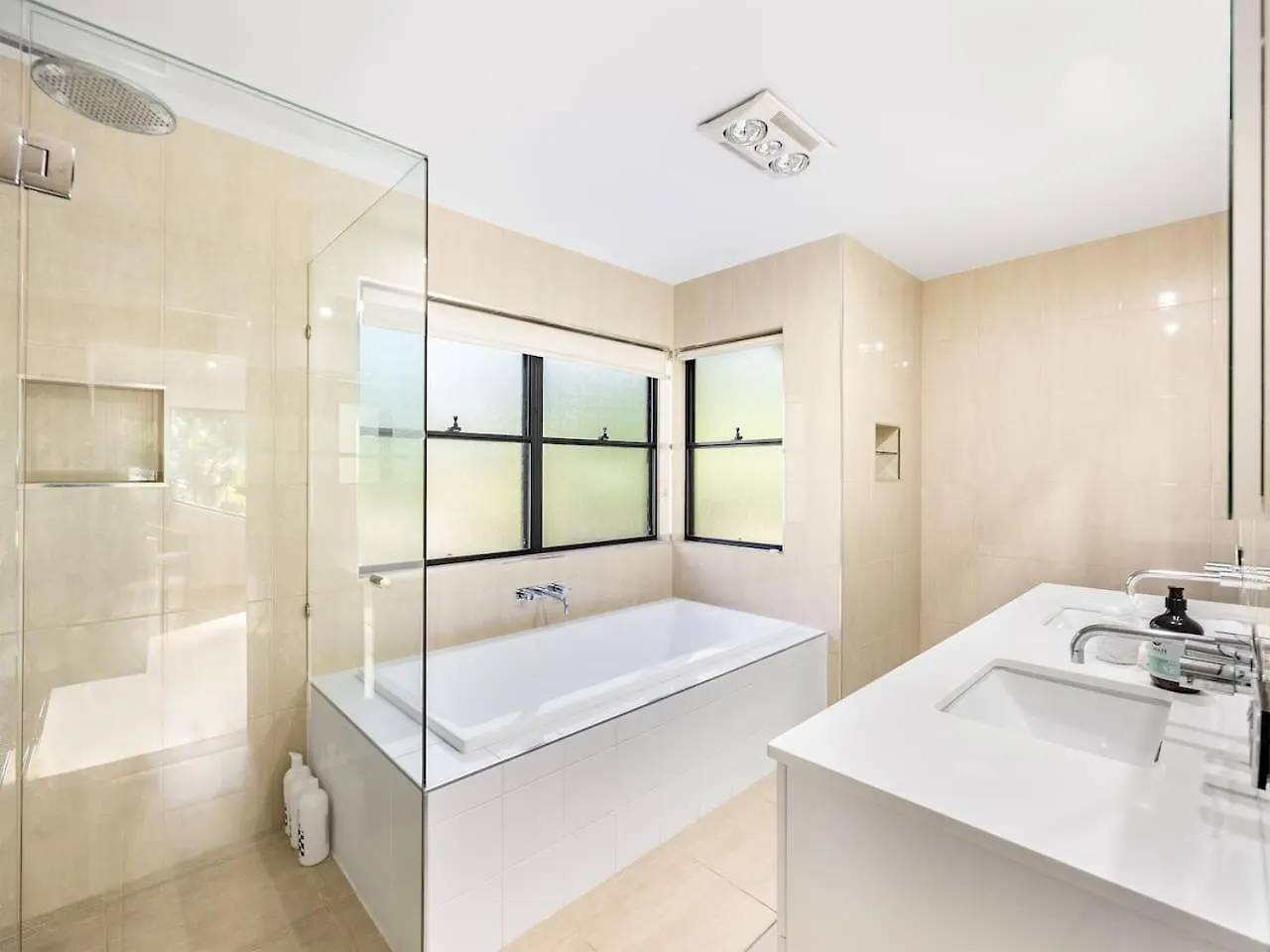 Pool Tennis And Cinema 7Beds Bali Inspired Retreat Jindalee Semesterbostad